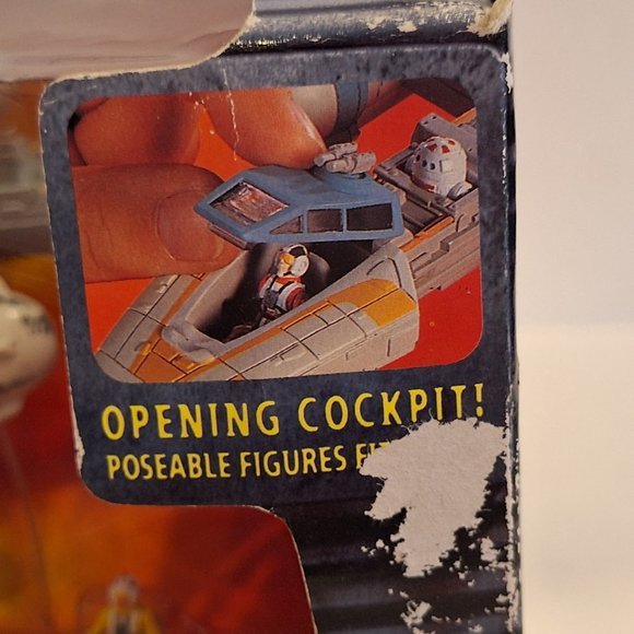 Micro Machines Star Wars Action Fleet Y-Wing Starfighter with Gold Leader and R2 - Picture 7 of 10
